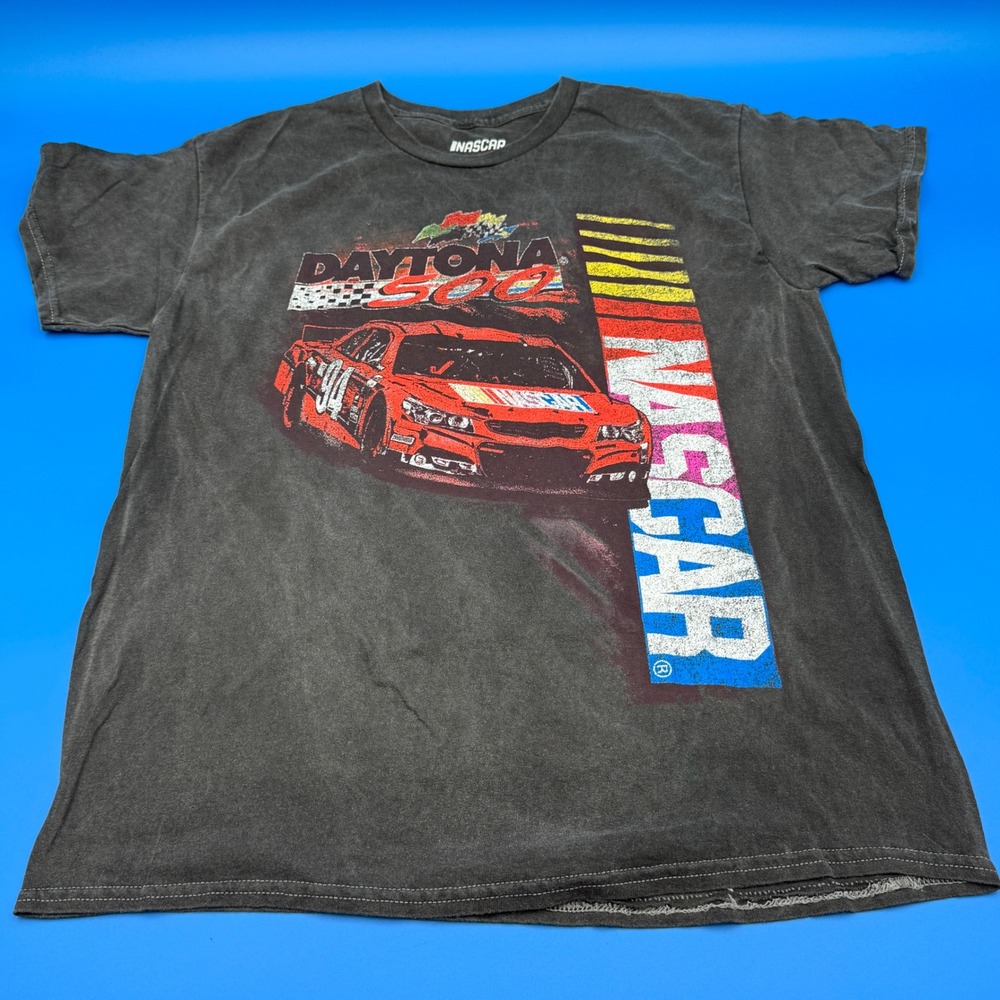 NASCAR Daytona 500 Graphic T Shirt Men's‎ Size Medium Gray Short Sleeve Race Car